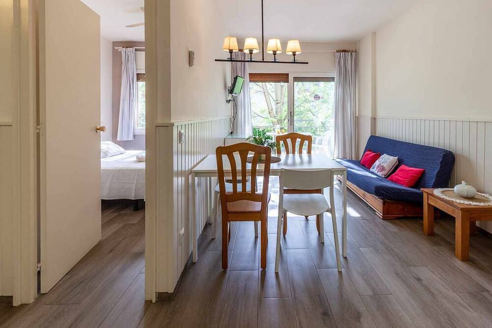 Entire apartment, 27.70 Polcent 8 S'Agaró Apartment close to the beach in Sant Feliu de Guíxols, Costa Brava