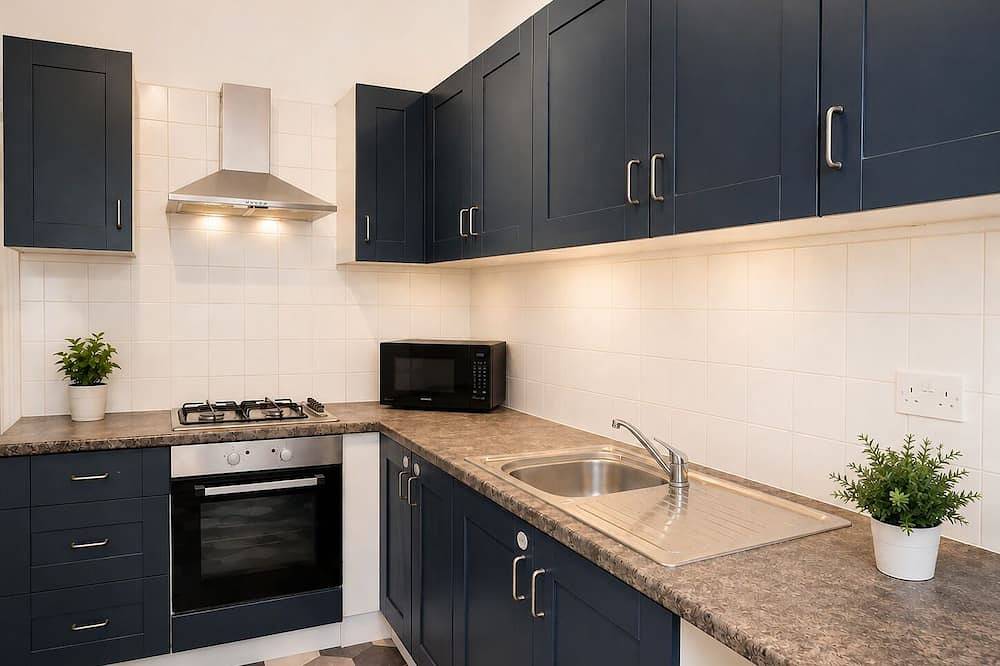 Spacious 4-Bedroom Home | Perfect for Business & Leisure Stays in Stockport, Greater Manchester