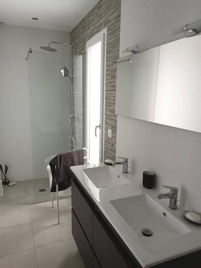 Gîte pour 2 personnes, avec terrasse et jardin à Saint-Médard-en-Jalles - 4