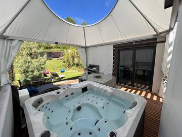 Gîte pour 4 personnes, avec jardin ainsi que jacuzzi et terrasse à Meisenthal