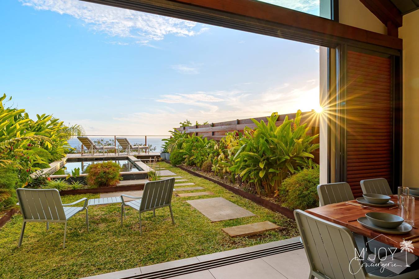 Villa Escale Tropicale - Piscine, Vue océan et Baleines in Petite-Île, Île de la Réunion