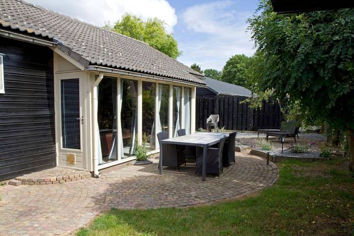 Ferienhaus für 4 Personen, mit Terrasse und Garten