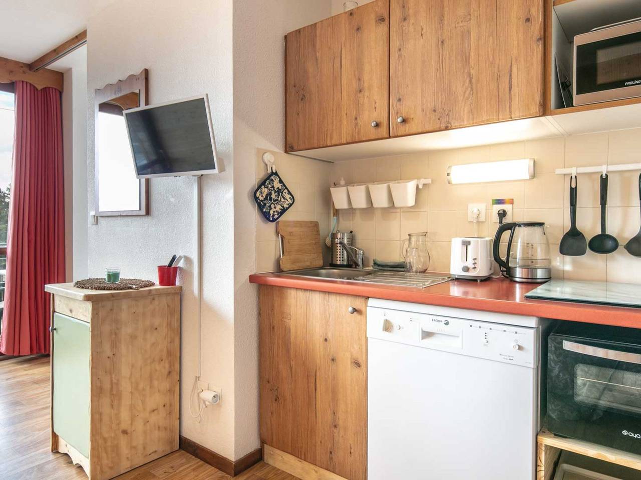 Entire apartment, V du Bachat Droseras A in Chamrousse, Écrins National Park