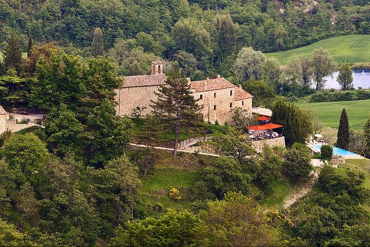 Location de vacances pour 18 personnes, avec terrasse ainsi que jardin et jacuzzi à Gubbio - 3