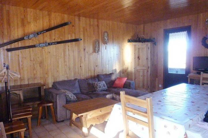 Casa rural para 15 personas, con balcón - 1