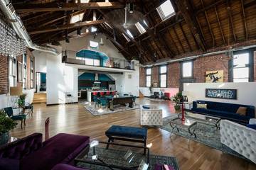 Castle for 22 Guests in Denver, Denver County, Picture 3