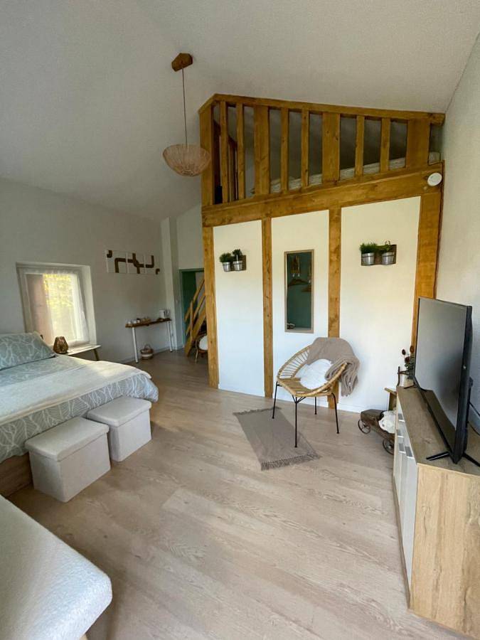 Chambre d’hôte pour 4 personnes, avec terrasse ainsi que jardin et jacuzzi dans la Drôme - 4