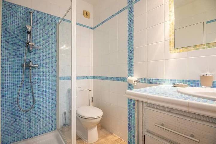 Gîte pour 6 personnes, avec piscine et jardin dans Plage de la Baumette - 4