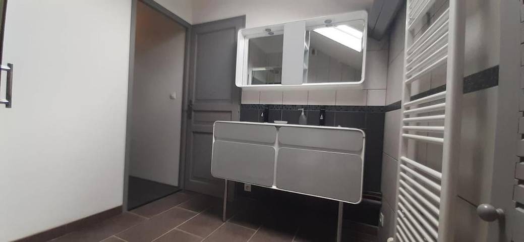 Location de vacances pour 6 personnes, avec jardin à Saint-Genès-Champanelle - 4