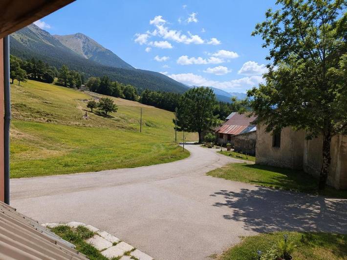 Appartement de vacances pour 4 personnes, avec jardin et vue, animaux acceptés