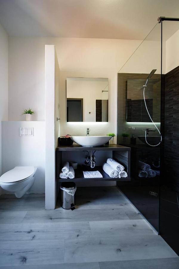 Villa für 10 Personen, mit Pool und Garten sowie Ausblick auf Rab - 4