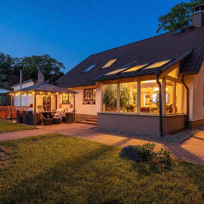 Ferienhaus für 8 Personen, mit Sauna und Garten sowie Ausblick und Pool, mit Haustier
