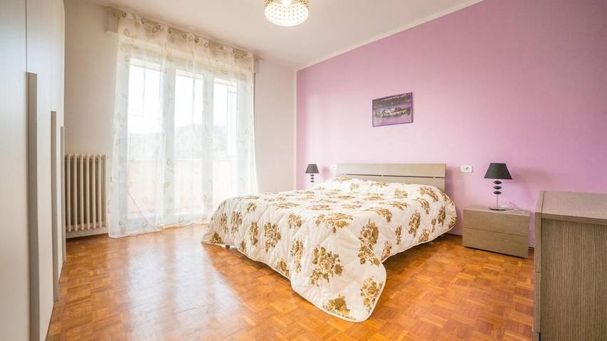 Gîte pour 4 personnes, avec balcon dans Pettenasco - 3