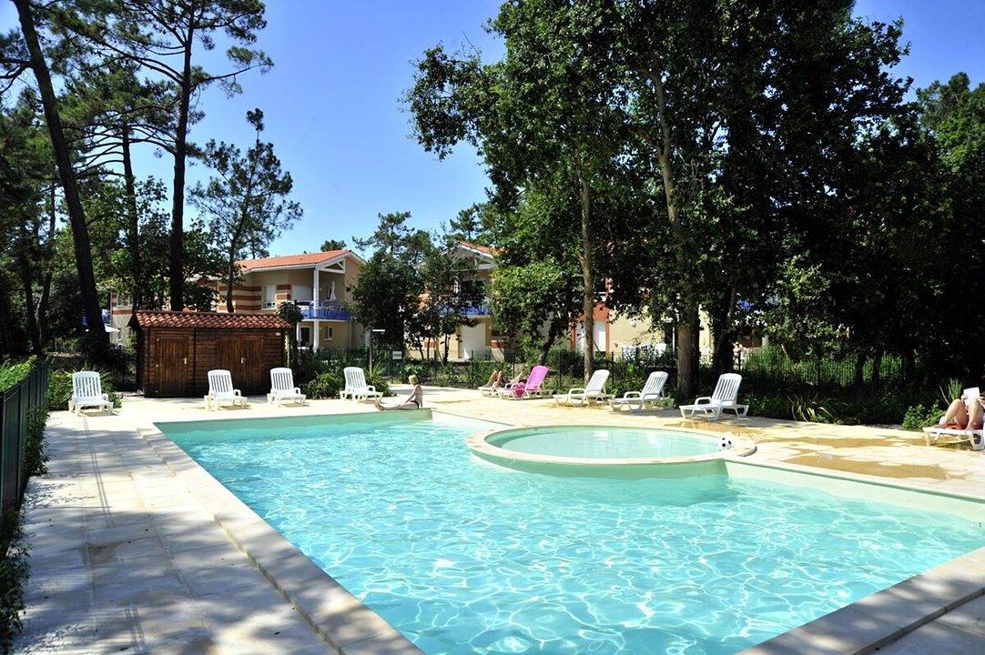 Appartement de vacances entier, Agréable appartement dans une résidence avec piscine in Soulac-sur-Mer, Région de Lesparre-Médoc
