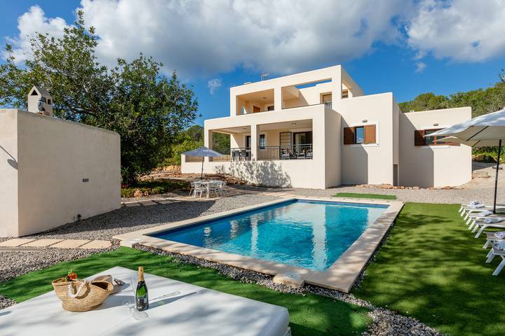 Ferienhaus für 6 Personen, mit Terrasse und Garten in Platja es Figueral