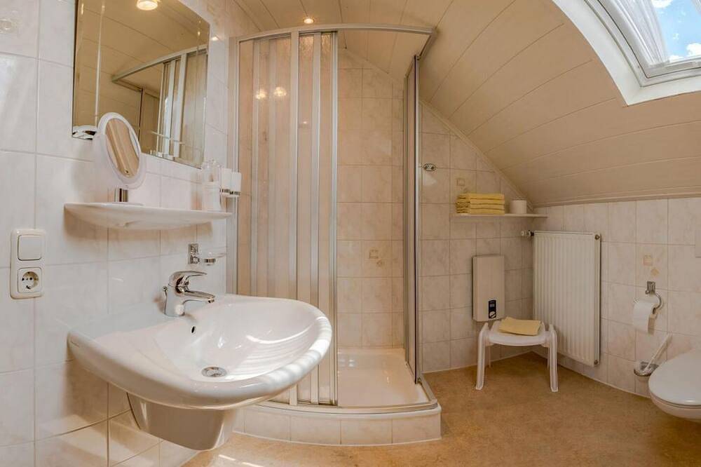 Ganze Wohnung, 2-Bettwohnung Klosterlay *** (Gästehaus) - Ferienweingut Winnebeck in Köwerich, Moseleifel
