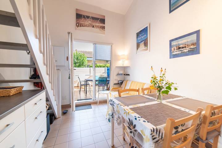 Casa de vacaciones 'Mas Bleu' con piscina compartida y jardín privado in Saint-Cyprien, Costa mediterránea (Francia)