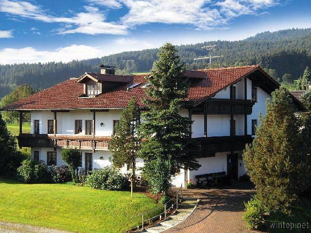 Pension für 2 Personen, mit Garten und Sauna sowie Terrasse in Achslach