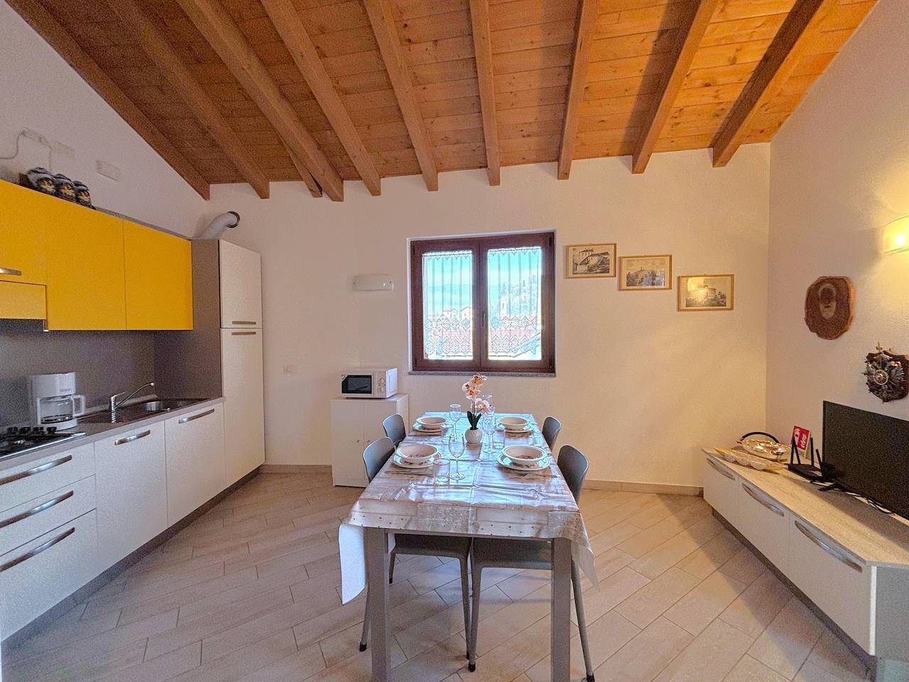 Appartement entier, Appartement avec vue sur le lac à Brezzo di Bedero in Bedero, Brezzo di Bedero