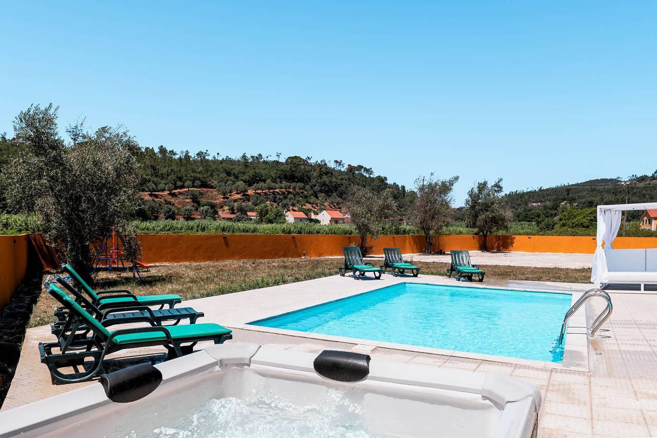 Suite King 1 com Vista Montanha e Piscina Partilhada in Tomar, Distrito de Santarém