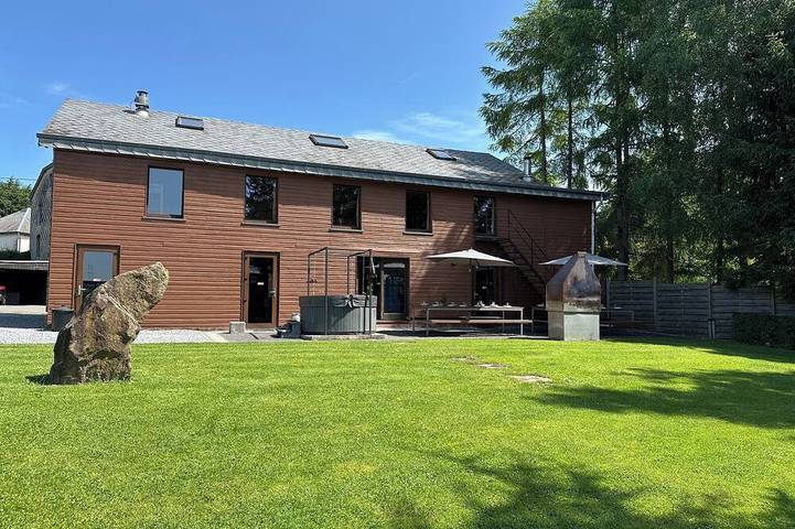 Vakantiehuis voor 22 personen, with sauna and terras as well as tuin and whirlpool - 1