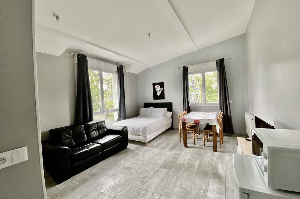 Appartement entier, Studio Cosy proche Paris et Cdg in Aulnay-sous-Bois, Seine-Saint-Denis