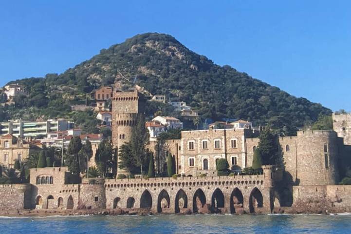 Appartement entier, La Napoule - Grand Studio - Terrasse Sur Jardin - A 100m Des Plages in Mandelieu-la-Napoule, Massif de l'Esterel