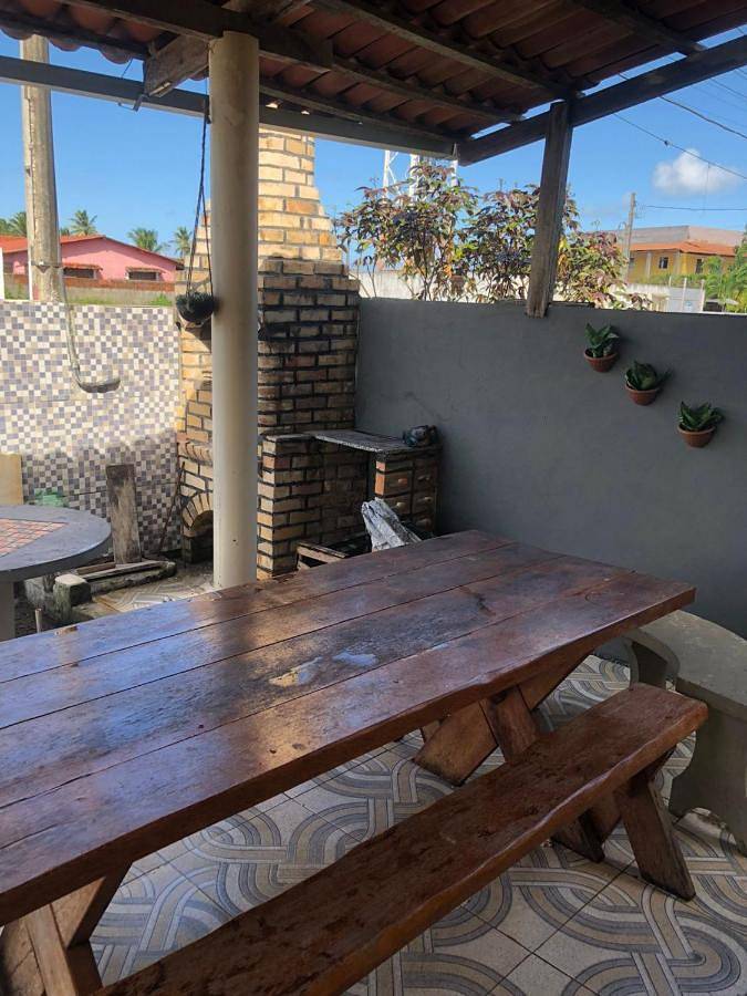 Casas e apartamentos de temporada para 15 pessoas, com piscina e jardim e ainda vista and terraço em Lucena (PB)