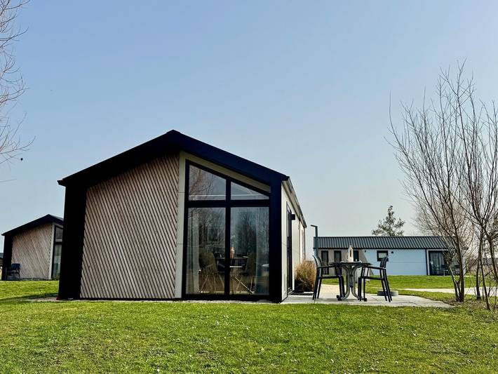 Ferienhaus für 4 Personen, mit Terrasse und Garten sowie Seeblick am Veluwemeer