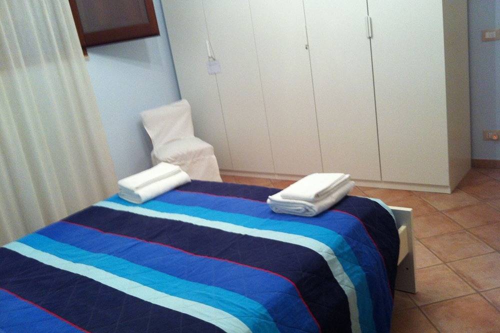 Ganze Wohnung, Reihenhaus in ruhiger Wohnanlage nur 200 Meter vom Meer entfernt, 6/7 Betten in San Vito Lo Capo, Trapani Provinz