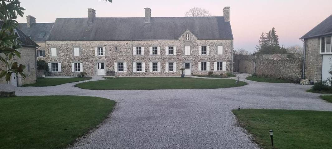 Location de vacances pour 2 personnes, avec terrasse et jardin à Montmartin-sur-Mer - 2