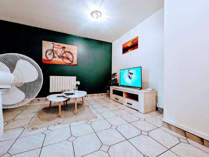 Gîte pour 8 personnes, avec balcon et vue à Évry