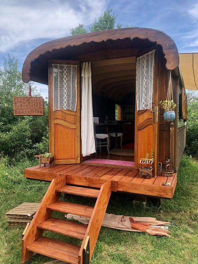 Tente pour 3 personnes, avec terrasse et jardin ainsi que vue et piscine dans le Lot - 3
