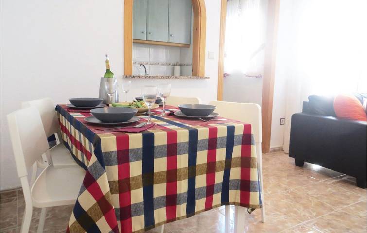 Appartamento intero, Appartamento a bordo piscina con AC e terrazza, a 1,5 km dalla spiaggia in Torrevieja Centre, Torrevieja