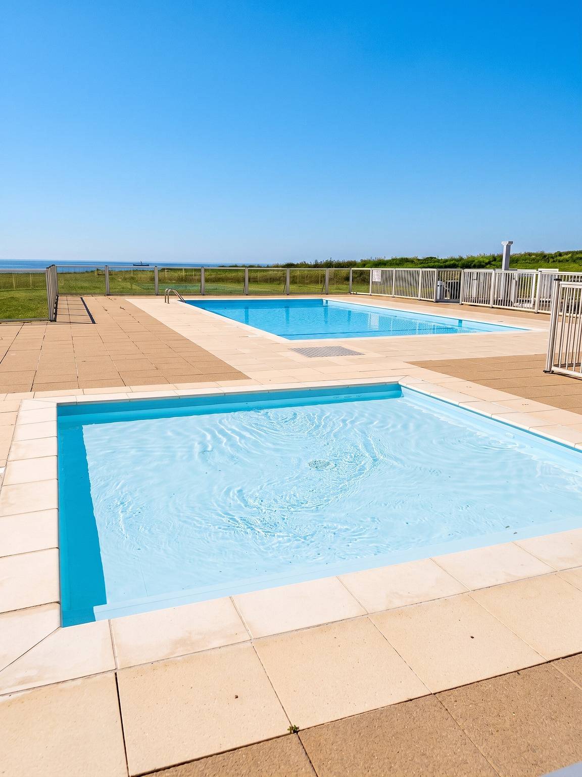 Appartement entier, Appartement vue mer et piscine à Guidel - 42m² - Tennis in Guidel, Côte des Mégalithes