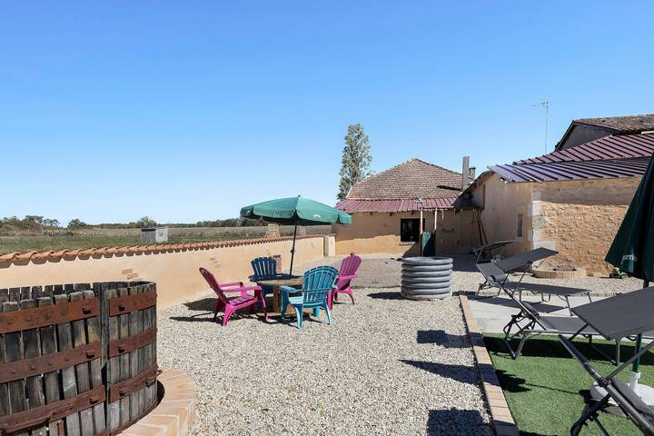 Ferienhaus 'L’alambic' mit privatem Pool, Terrasse und WLAN in Guizengeard, Charente
