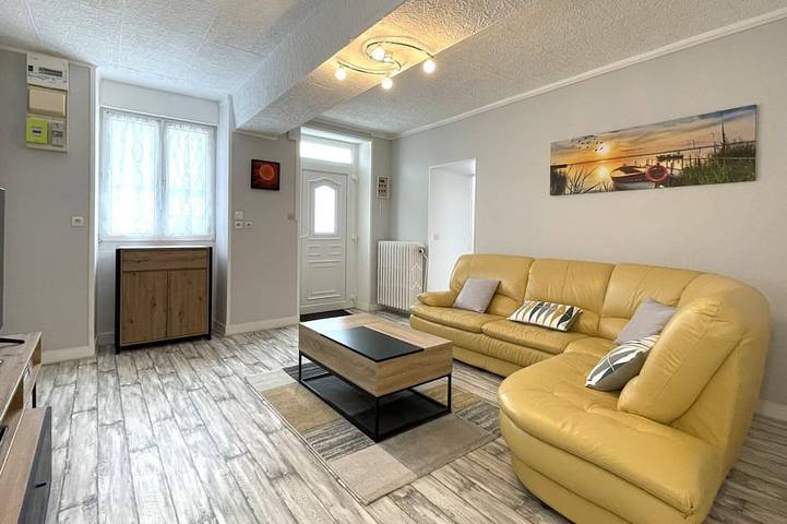 Gîte pour 8 personnes, avec jardin à Haleine (Orne)