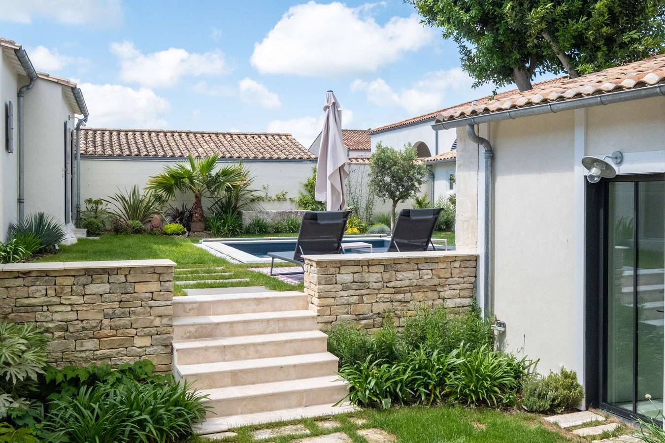 Villa Ornéa, an address in the heart of Saint-Martin-de-Ré, where Île de Ré elegance meets peace, tranquility, and the a in Saint-Martin-de-Ré, Ile de Re
