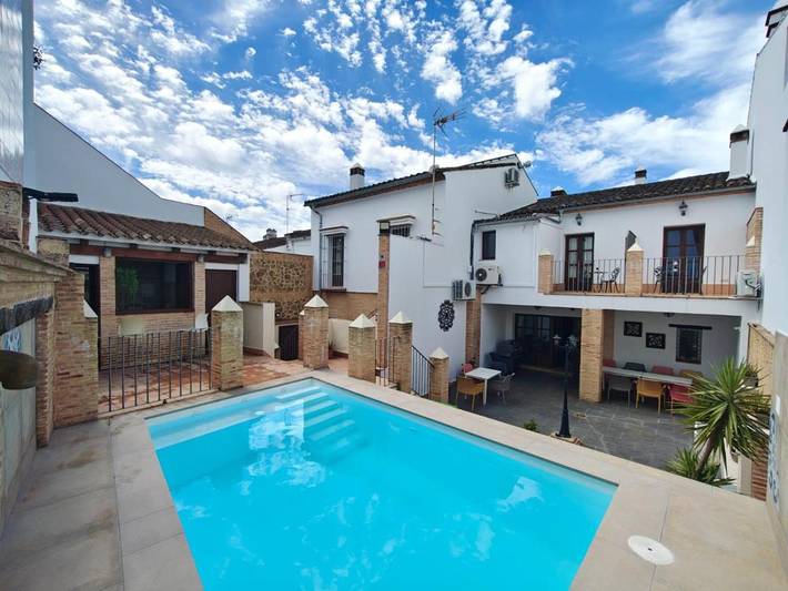 Casa rural con piscina para 17 personas, con vistas además de balcón y piscina en Sierra de Aracena y Picos de Aroche - 2