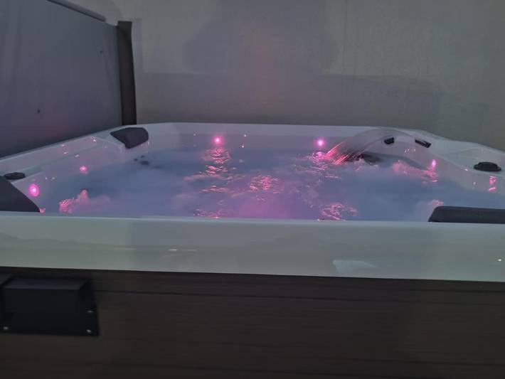 Villa pour 10 personnes, avec vue ainsi que jardin et piscine à Biograd na Moru - 2