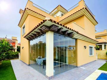 Chalet para 7 Personas en Las Calas, Torrevieja, Foto 1