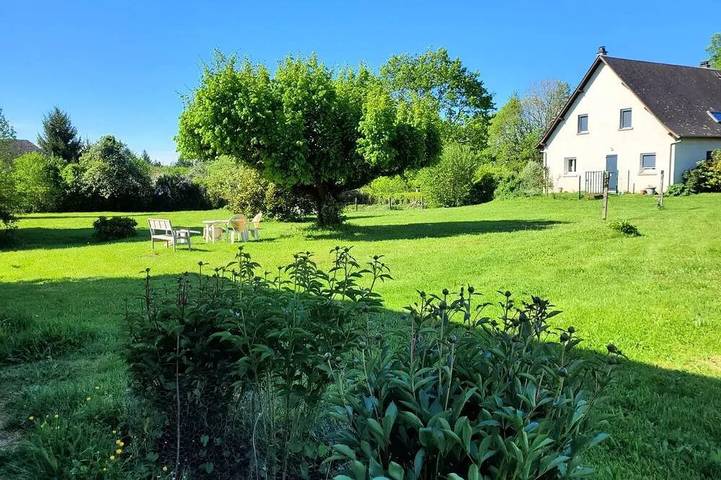 Cottage pour 4 personnes, avec terrasse à Montaignac-Saint-Hippolyte