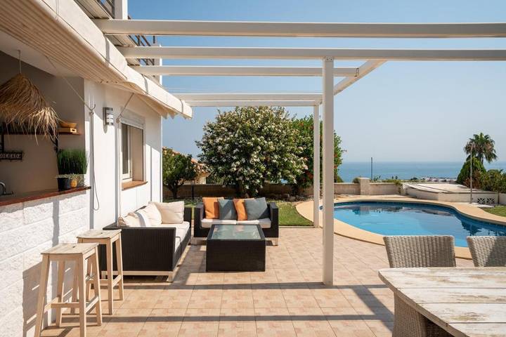 Casa rural para 10 personas, con vistas y piscina además de jardín y sauna en Fuengirola