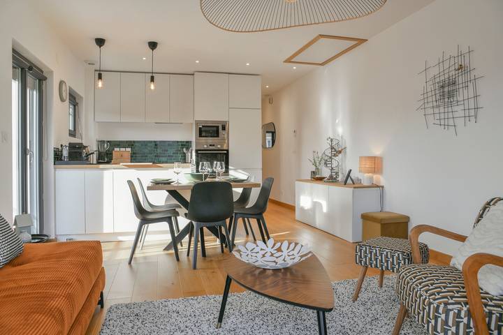 Location de vacances pour 6 personnes, avec jardin à Burettes