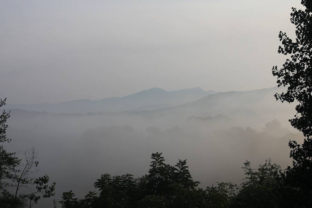 The Octagon House: Unglaubliche Aussicht auf die Berge, privat, aber nah an allem in Macon County