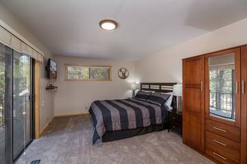 Vacation Home for 18 Guests in Sunriver, Oregon, Picture 2