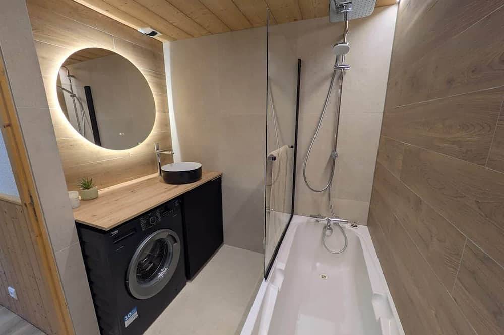 Entire apartment, Juracîmes Family 2 bedrooms in Mijoux, Parc naturel régional du Haut-Jura