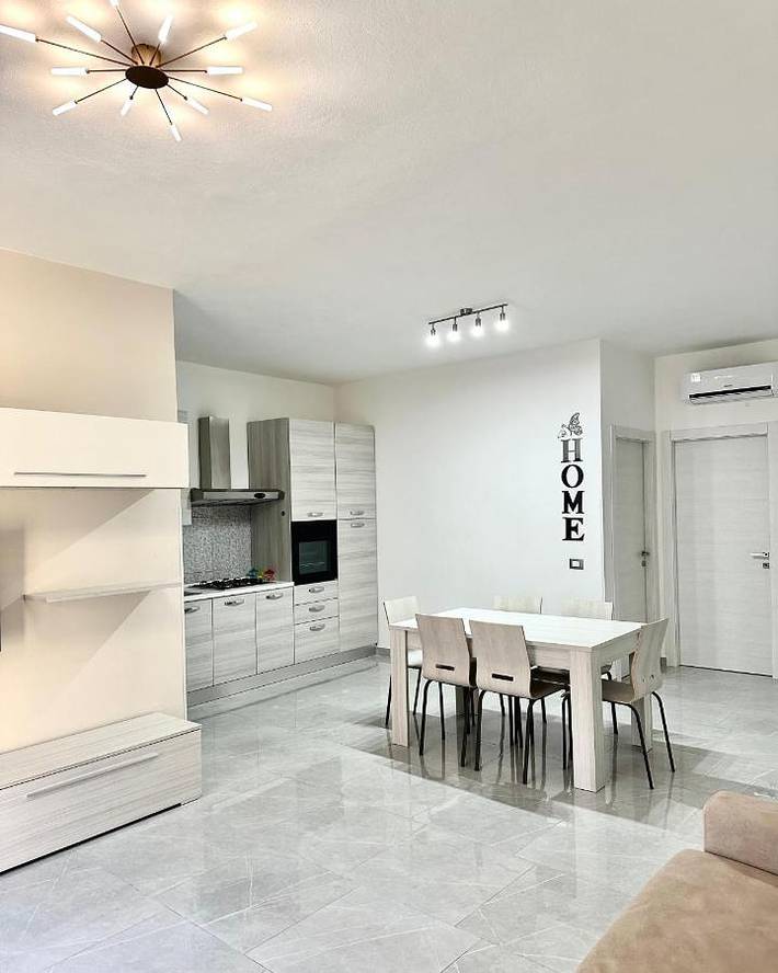 Casa vacanza per 6 persone, con balcone e panorama nonché giardino a Cirò Marina