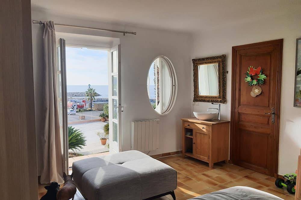 Villa en front de mer avec piscine in Les Lecques, Saint-Cyr-sur-Mer