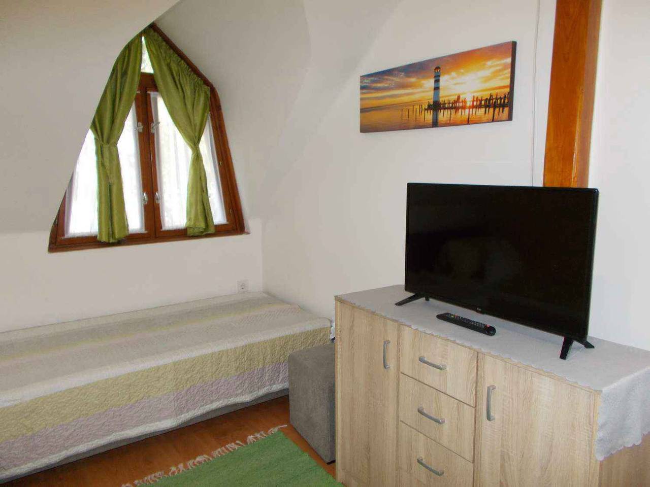 Apartamento vacacional entero, Holiday apartment with balcony, Wifi and air conditioning  in Fonyód, Orilla sur del lago Balaton